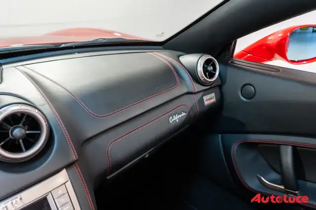 Ferrari California view 15