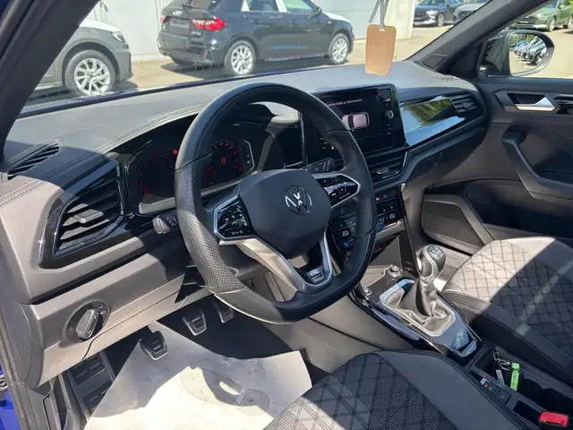 Volkswagen T-Roc view 10