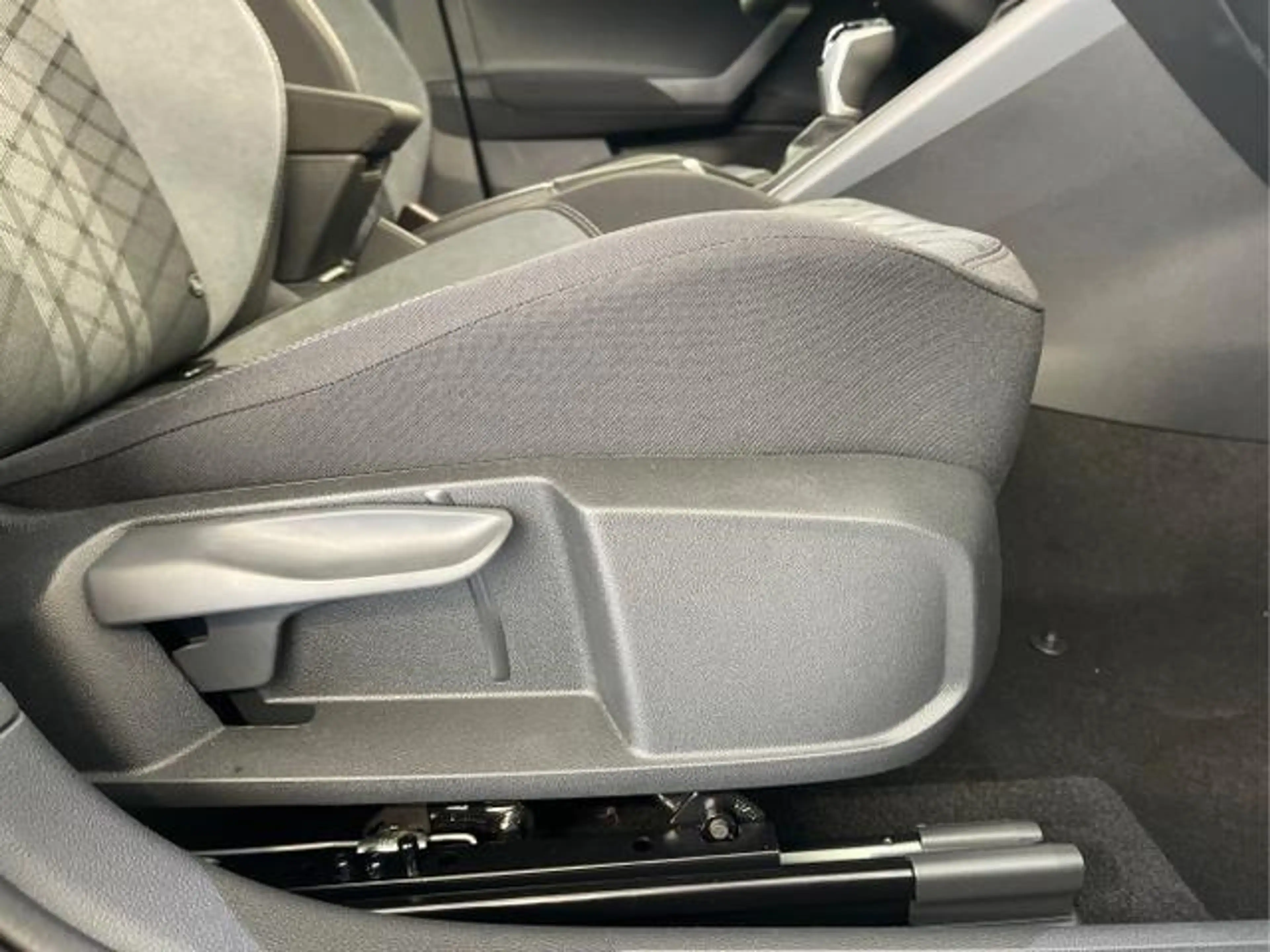 Volkswagen Taigo R-Line 150PS DSG GV5+AHK+IQ.Light+IQ.Drive+ACC+Kam — photo 14