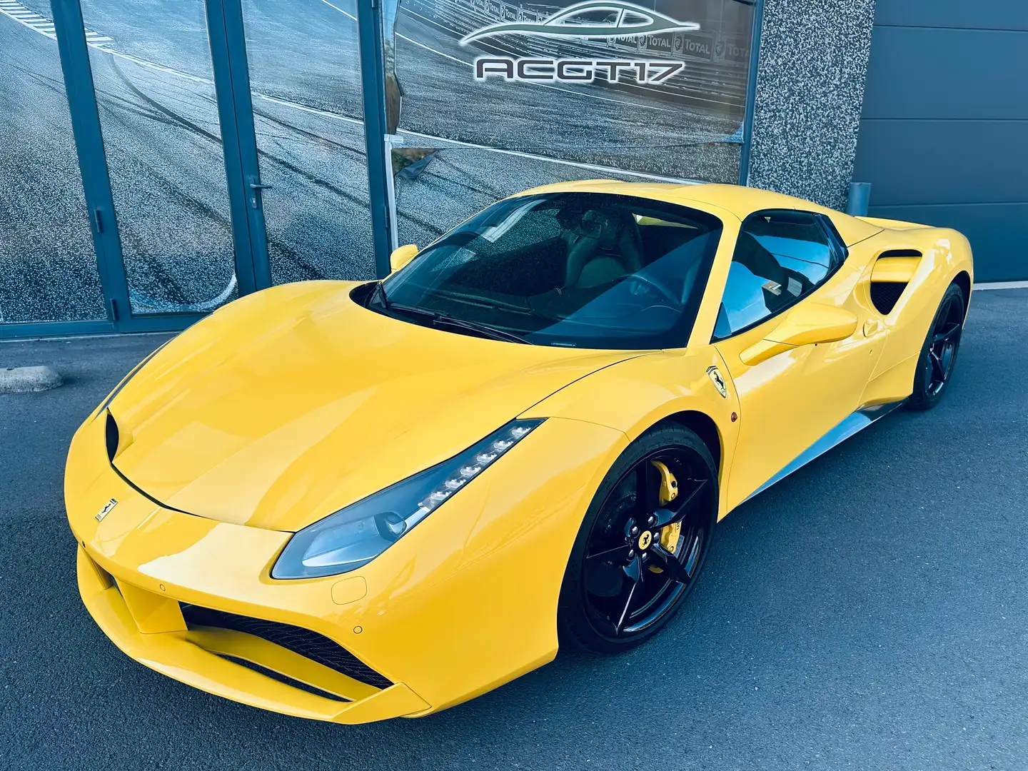 Ferrari 488 Spider 3.9 Turbo V8 F1 Geel - 2