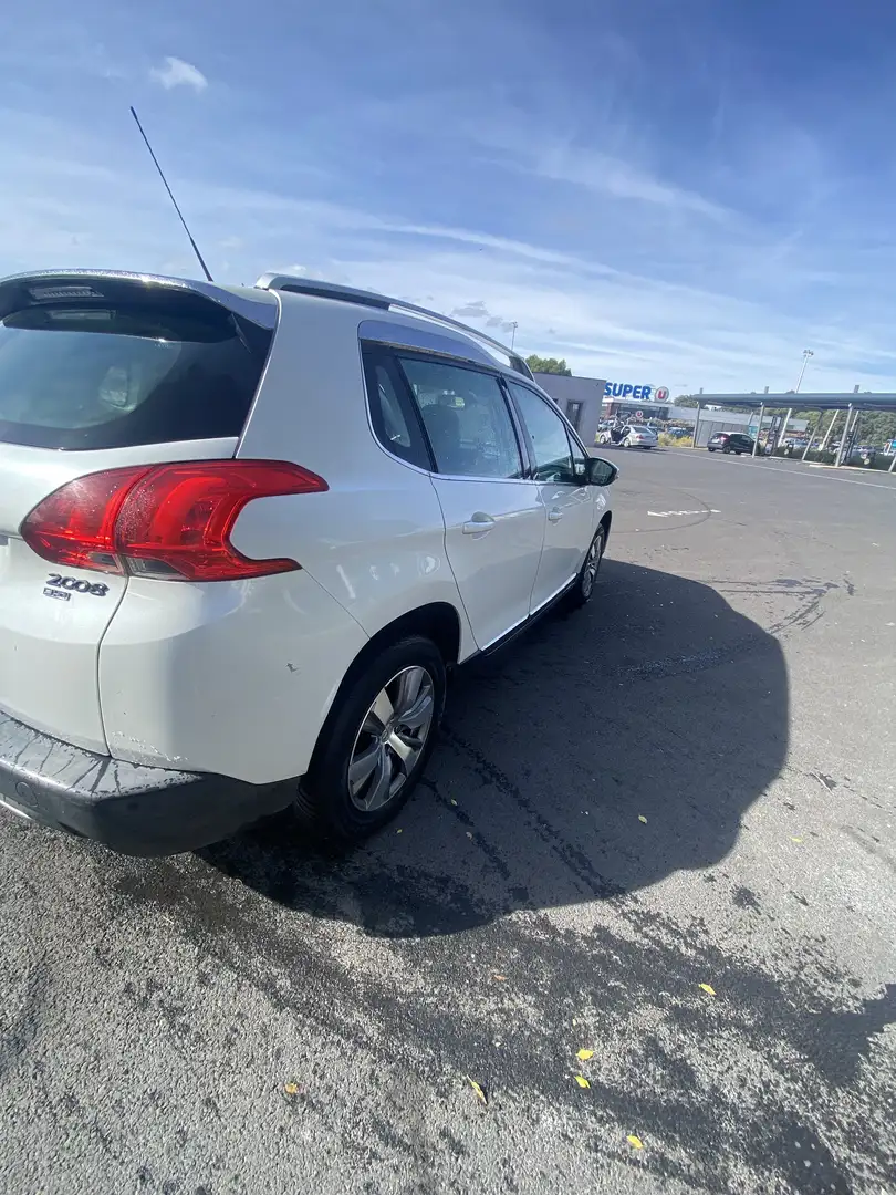 Peugeot 2008 1.6 e-HDi 115ch FAP BVM6 Allure - 2