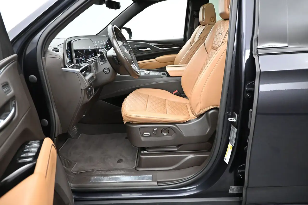 Cadillac Escalade снимка Cadillac Escalade