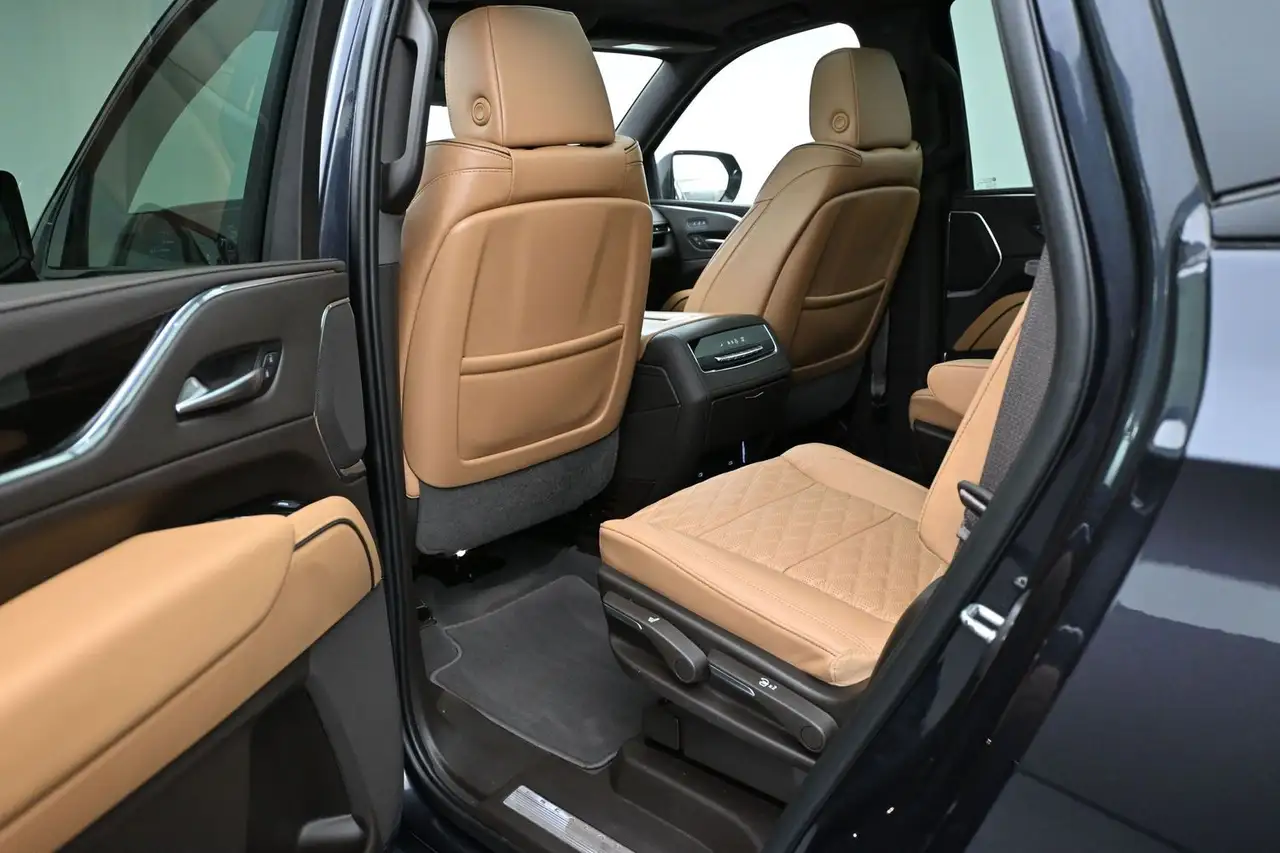 Cadillac Escalade снимка Cadillac Escalade