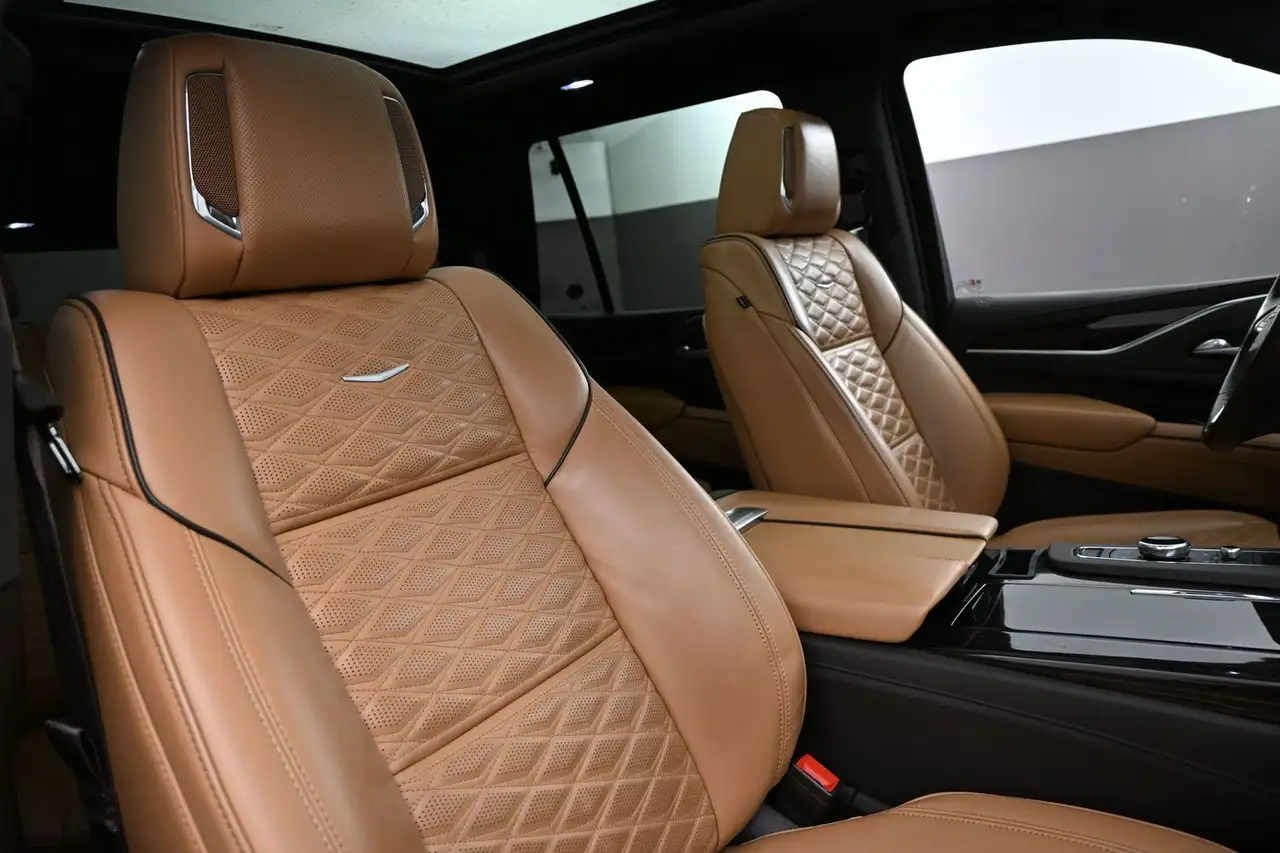 Cadillac Escalade снимка Cadillac Escalade