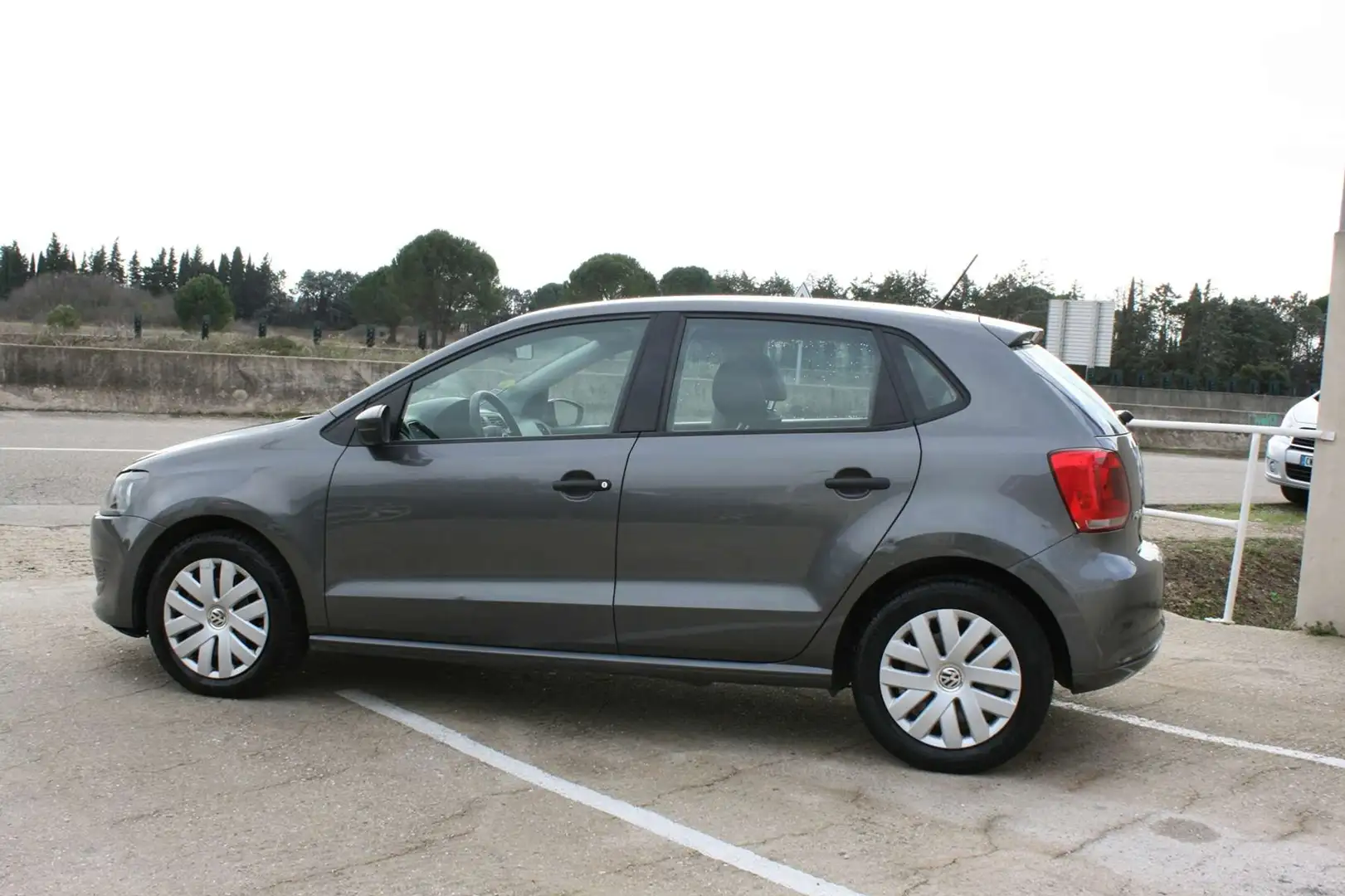 Volkswagen Polo 1.2 TDI 75CH FAP TRENDLINE 5P Gris - 2