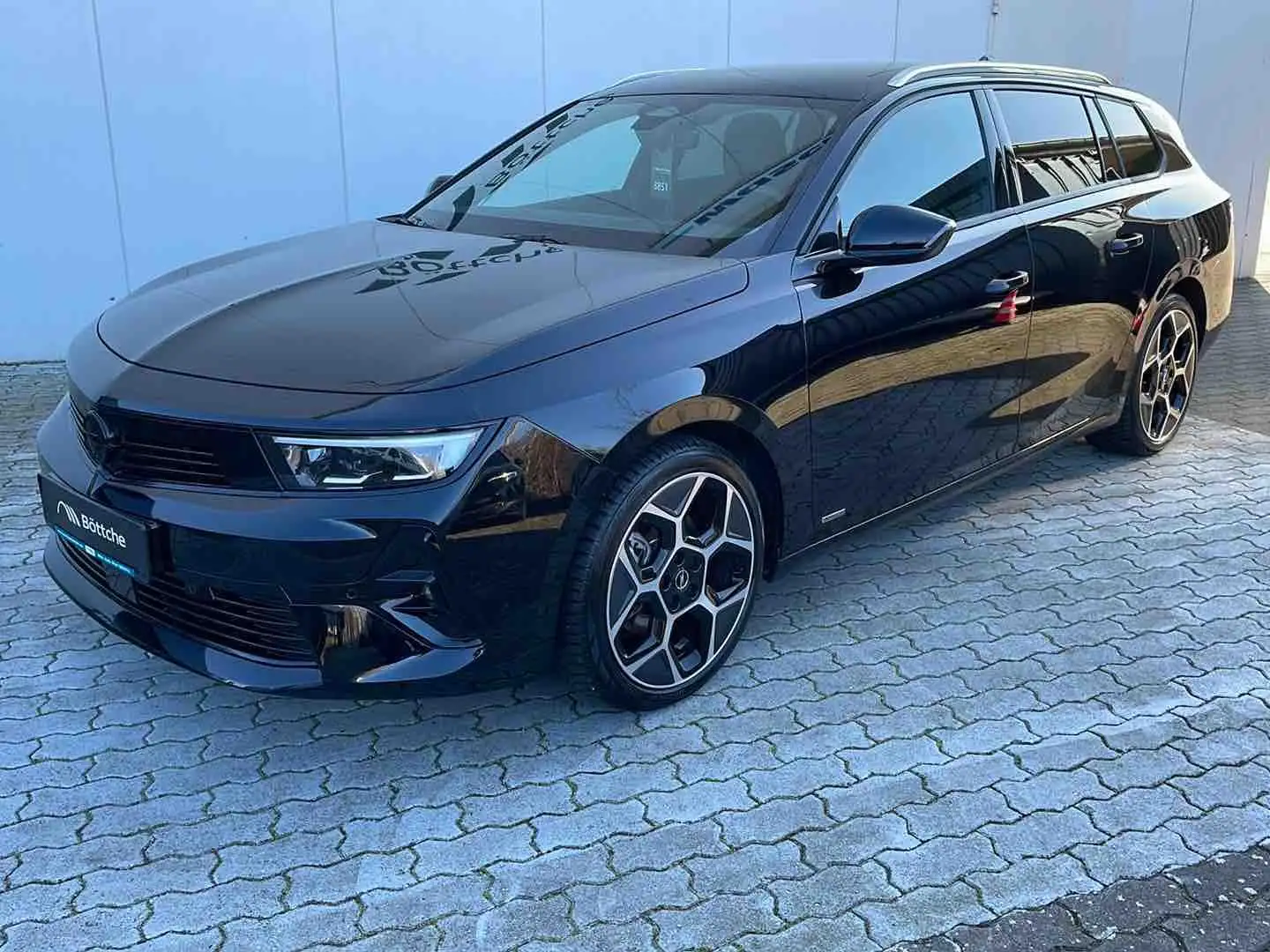 Opel Astra Sports Tourer Ultimate PANORAMADACH*KAMERA Schwarz - 2