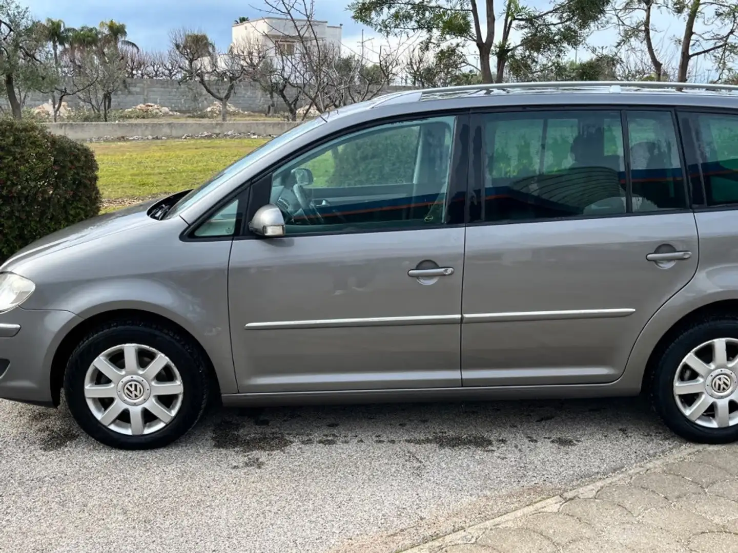 Volkswagen Touran Touran 1.9 TDI 105CV DPF Trendline Gris - 1