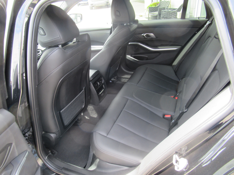 BMW 320 320e M Sport Topaussattung und Zustand — photo 6