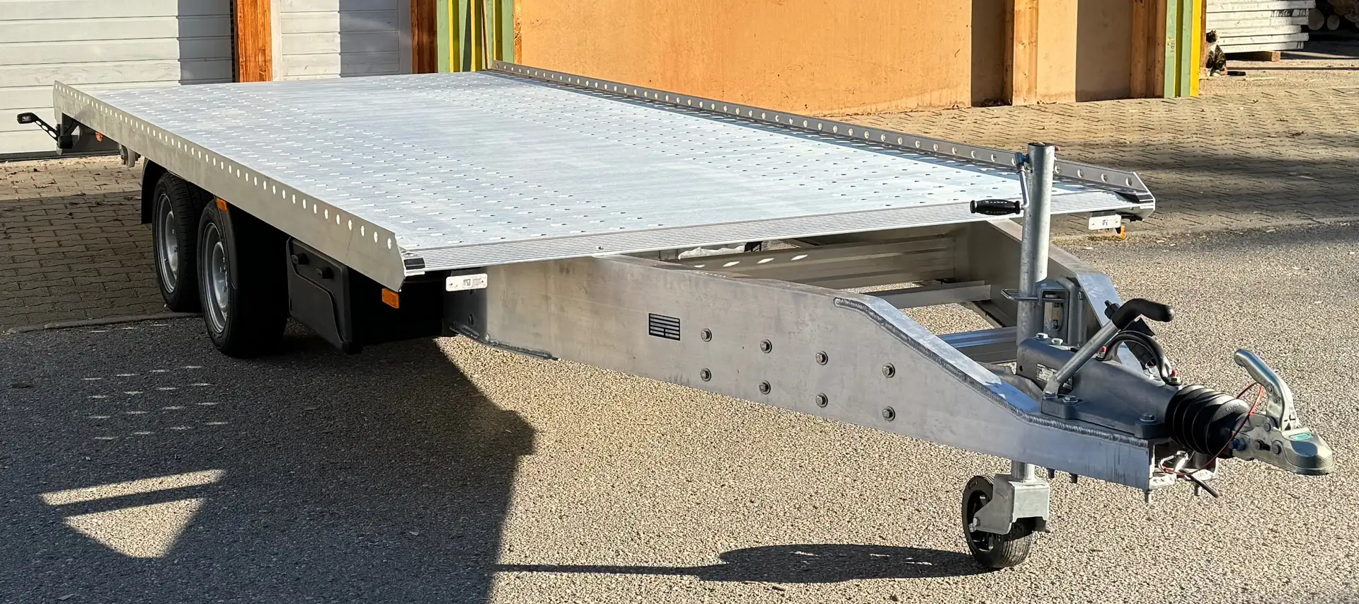 Altro Docked HKTrailer 5,0mx2,10m/Knott Komfortfahrwerk! Argento - 1