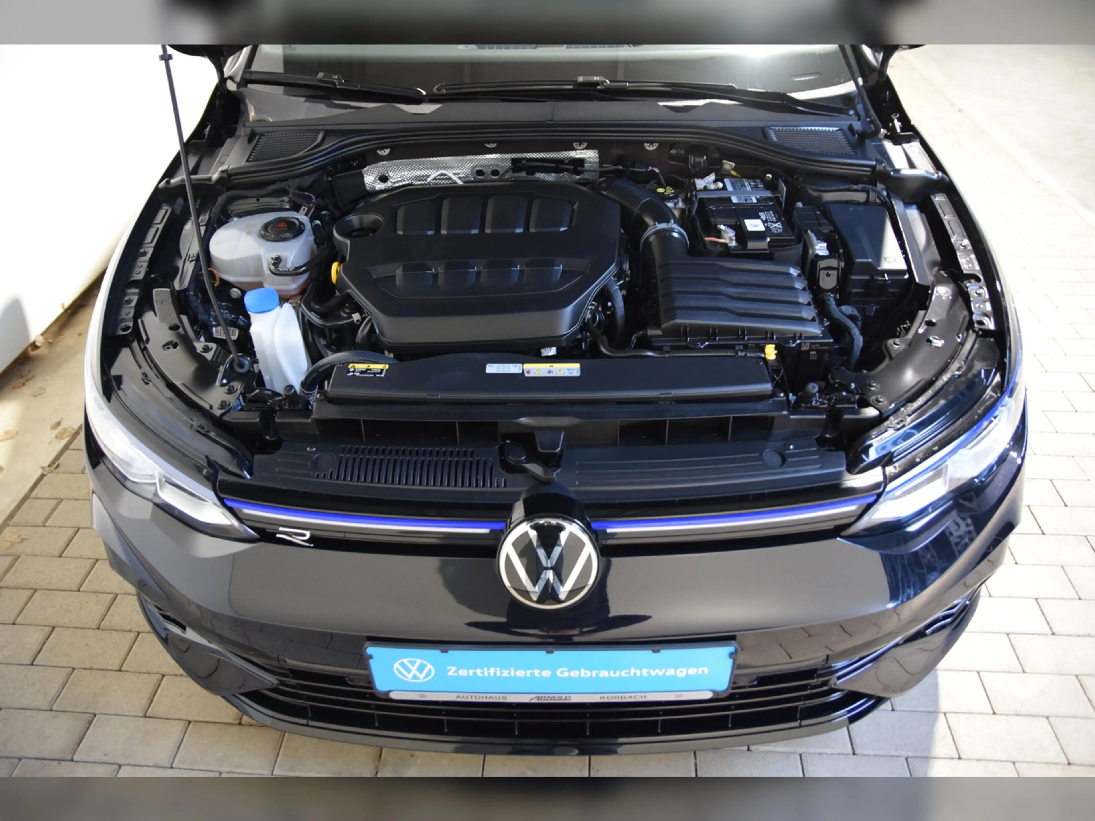 Volkswagen Golf VIII R 4Motion DSG IQ-Light - Panodach — photo 6
