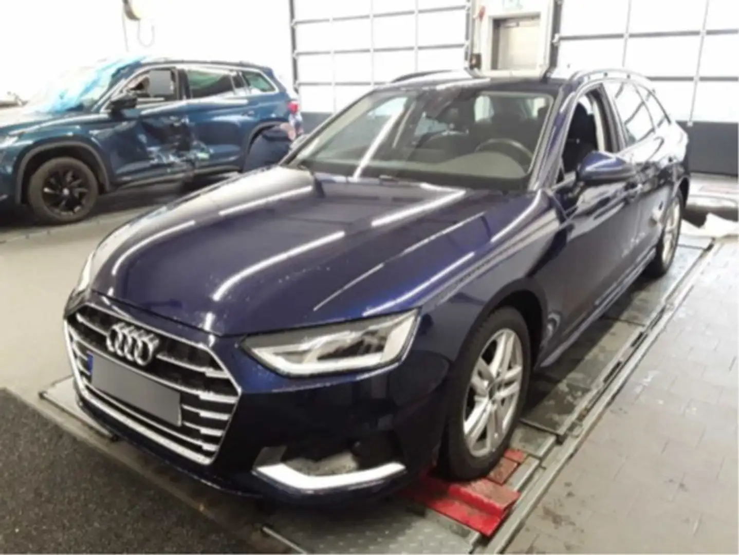 Audi A4 Avant advanced 40 TFSI 150kW S tronic Navi Klima Blau - 1