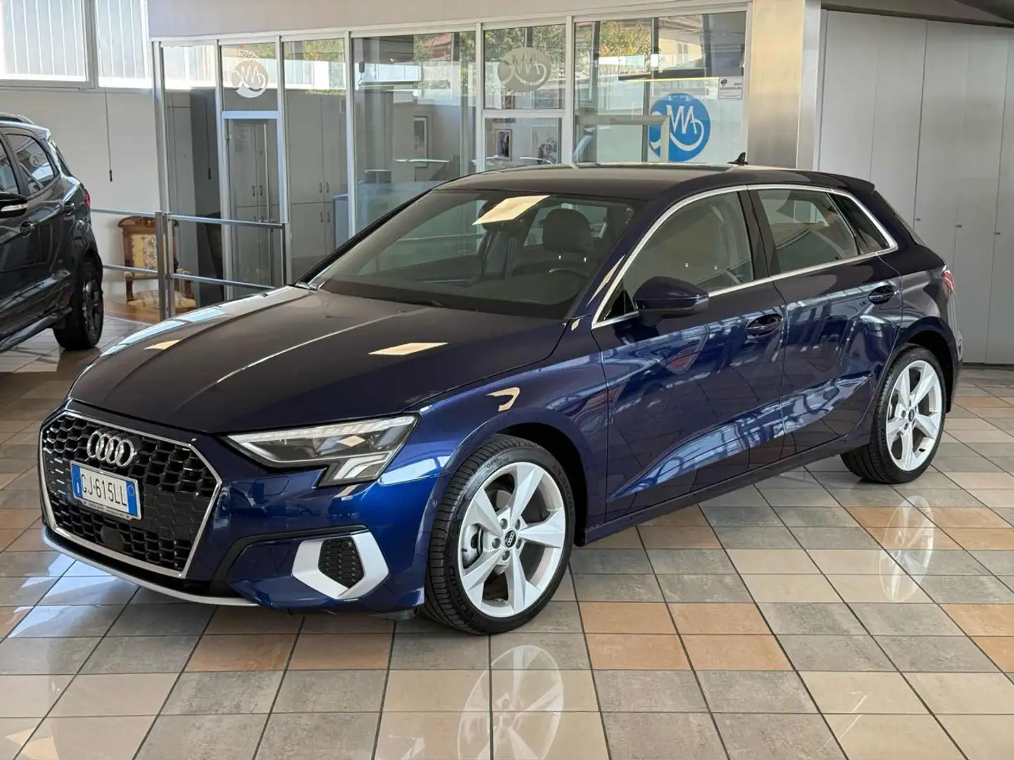Audi A3 SPB 35 TFSI S tronic Business Advanced Blauw - 1
