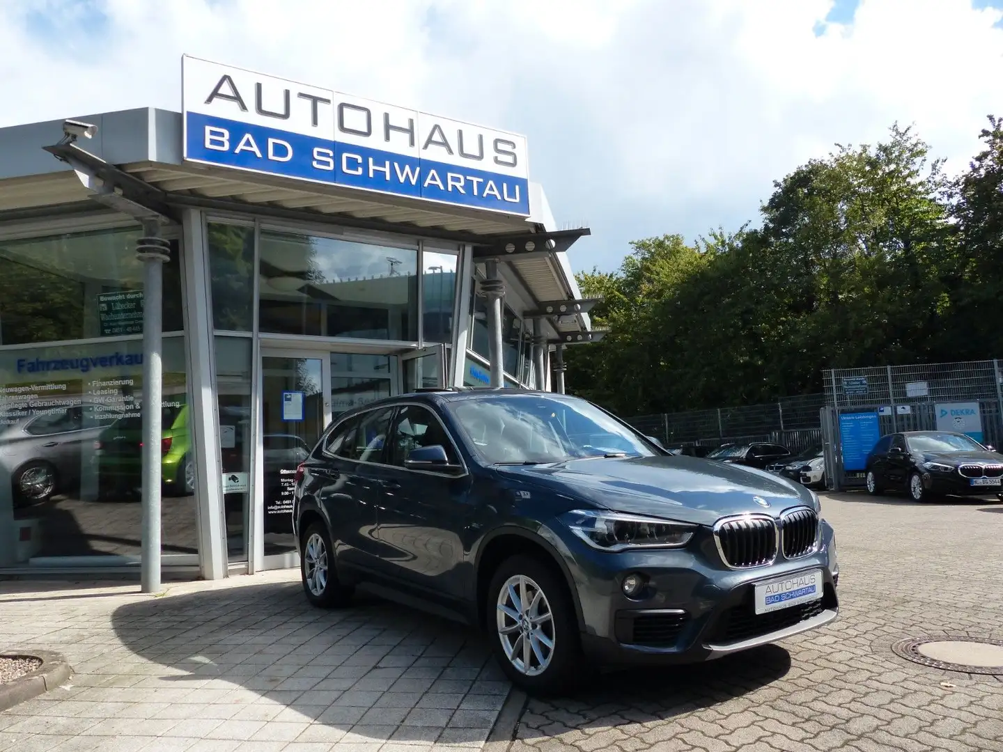BMW X1 sDrive18i Advantage Aut.,Pan.dach,Navi,Heckt. Grigio - 1