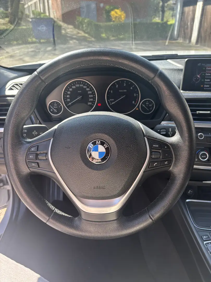 BMW 320 pack luxury - 2