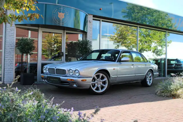 Jaguar XJR 4.0 V8