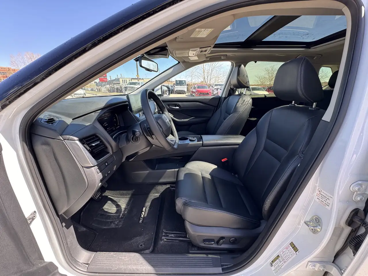 Nissan Rogue снимка Nissan Rogue