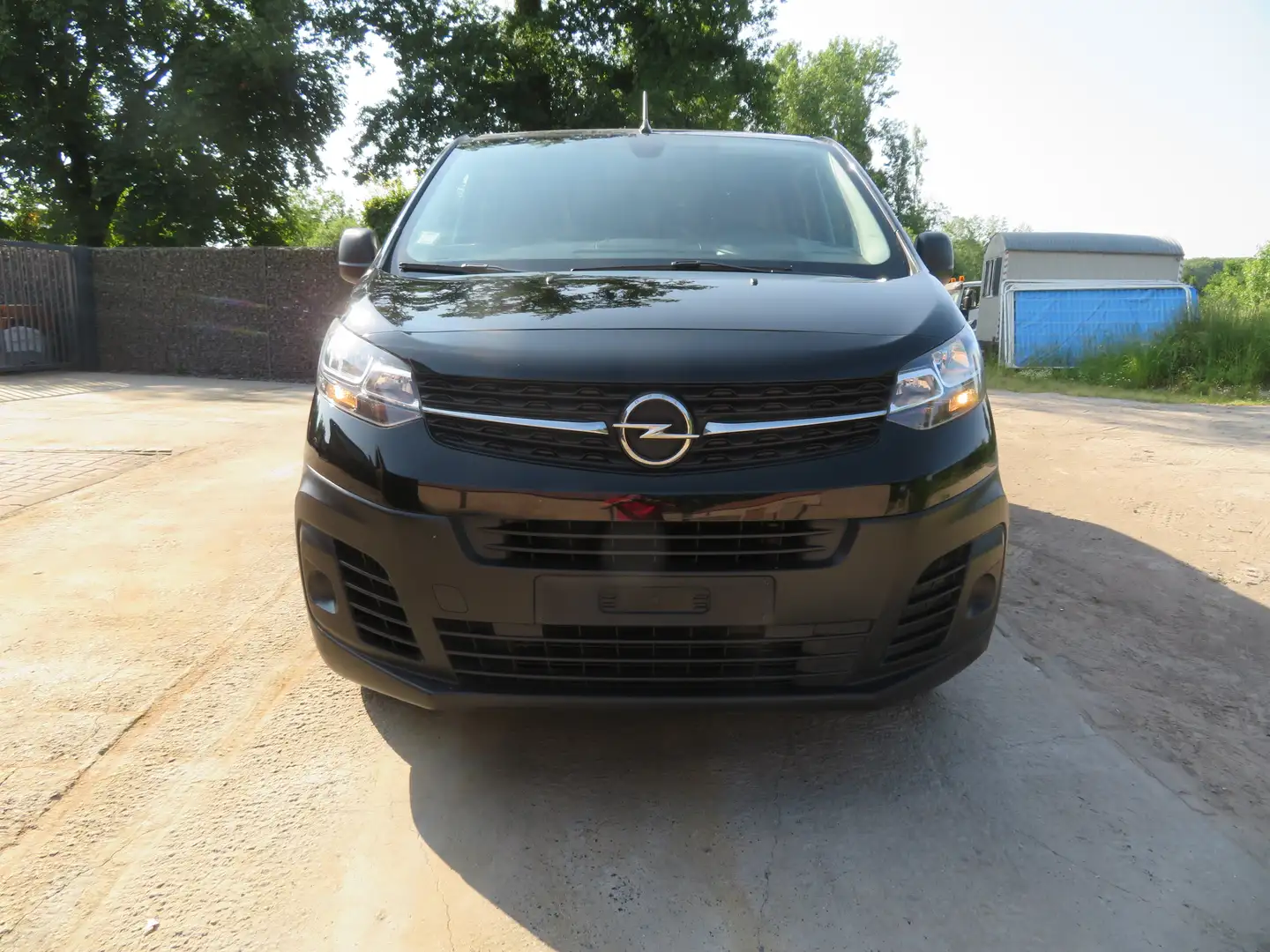 Opel Vivaro 2.0 Turbo Zwart - 2