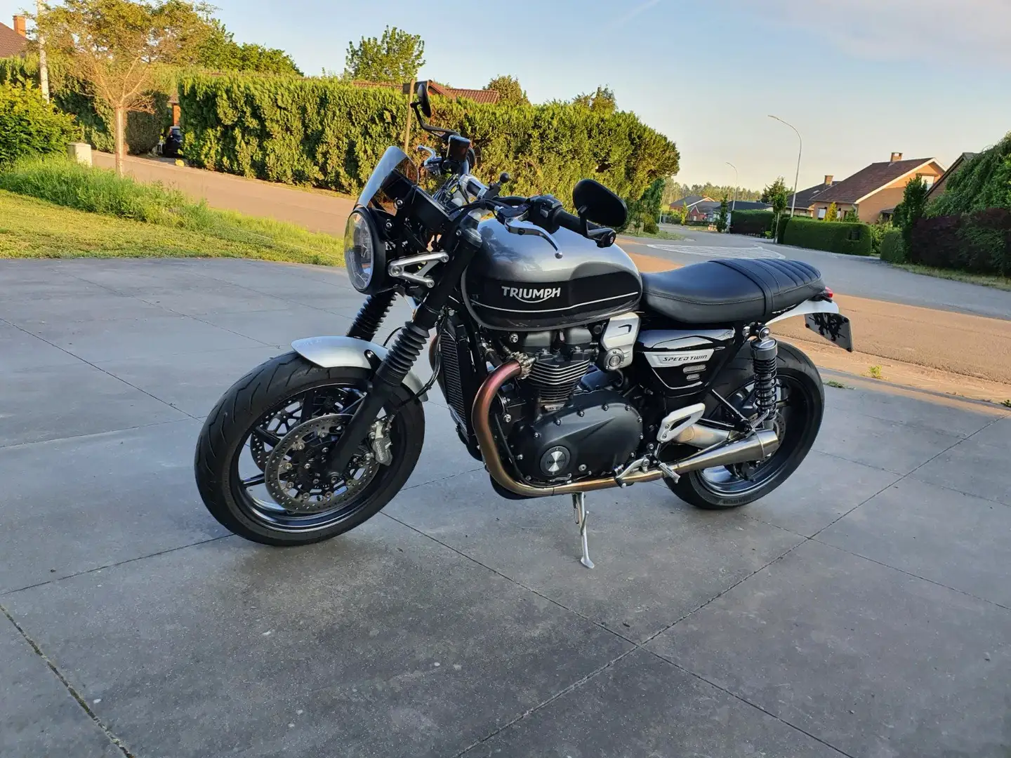 Triumph Speed Twin 1200 Gris - 2