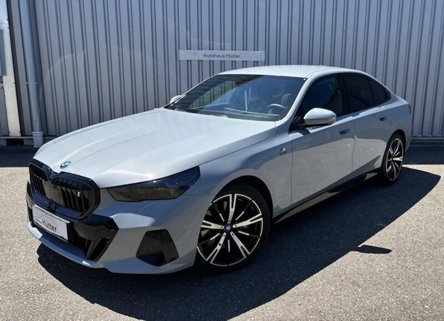 BMW i5 ALLRAD MSport Pro inkl. PaketCare AHK ACC Grau - 1