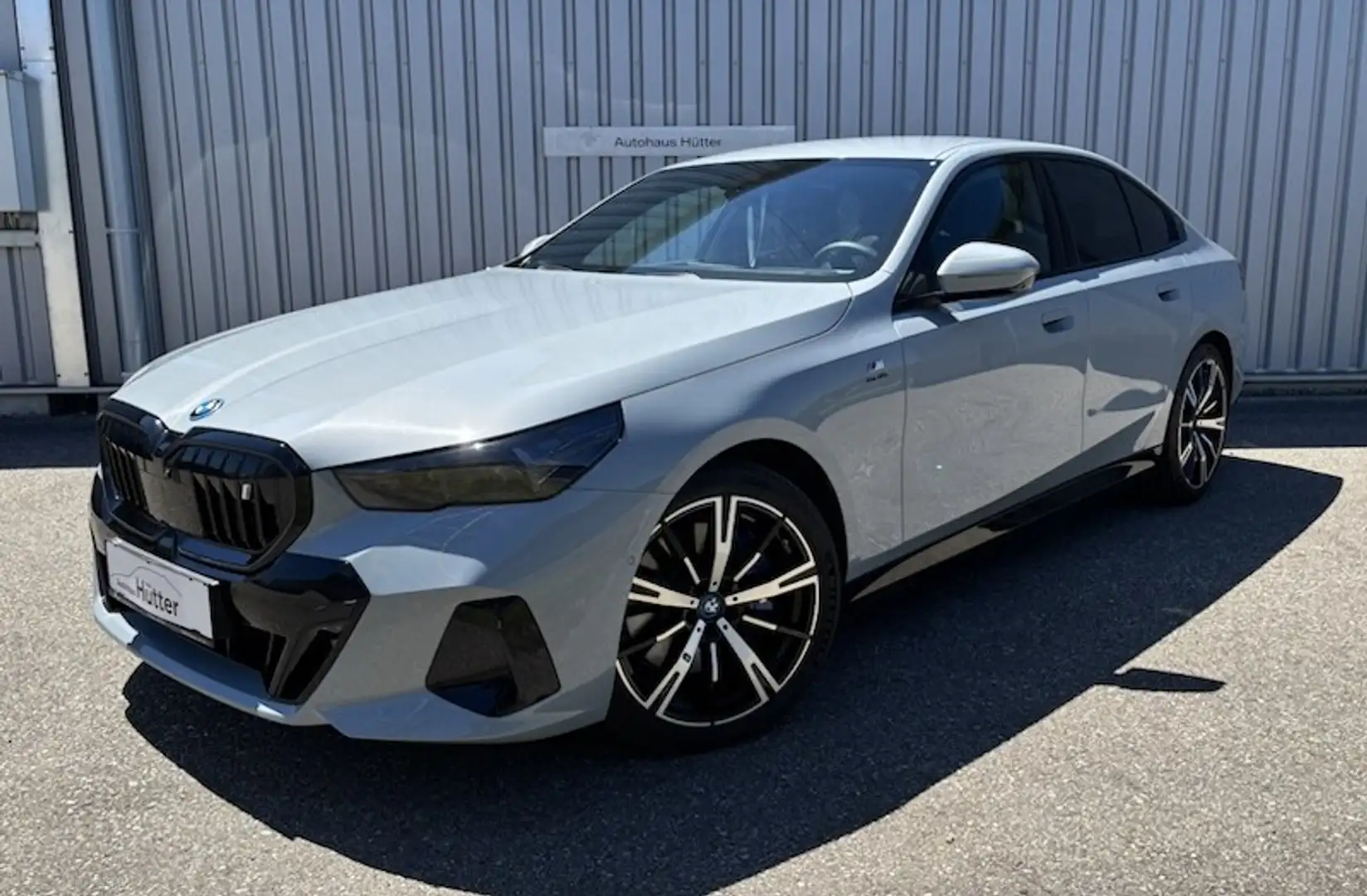 BMW i5 ALLRAD MSport Pro inkl. PaketCare AHK ACC Grau - 2