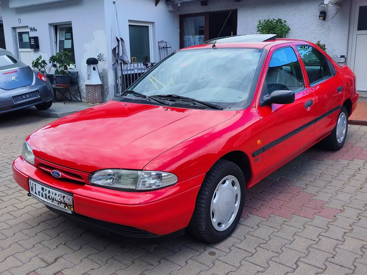 Ford Mondeo Limousine Rosso - 1