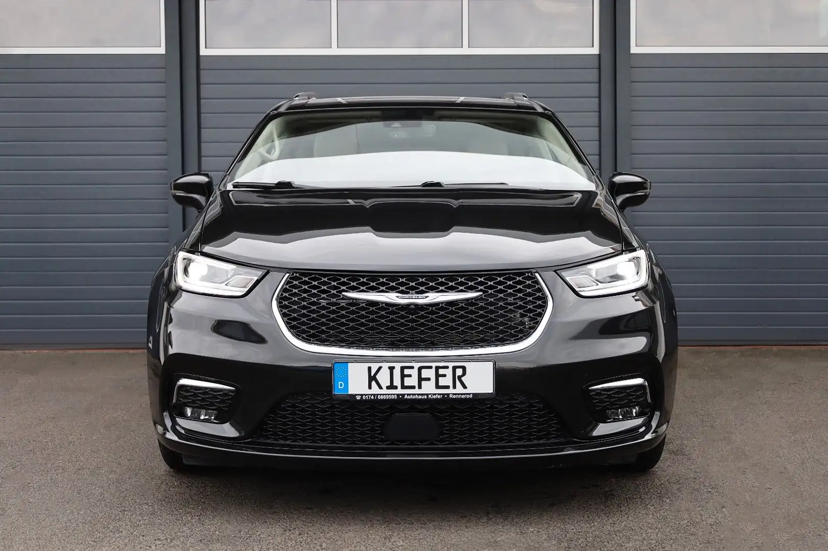 Chrysler Pacifica 3.6/ACC/7-Sitze/APPLE/SHZ/LHZ/TOTW/SPUR Negro - 2