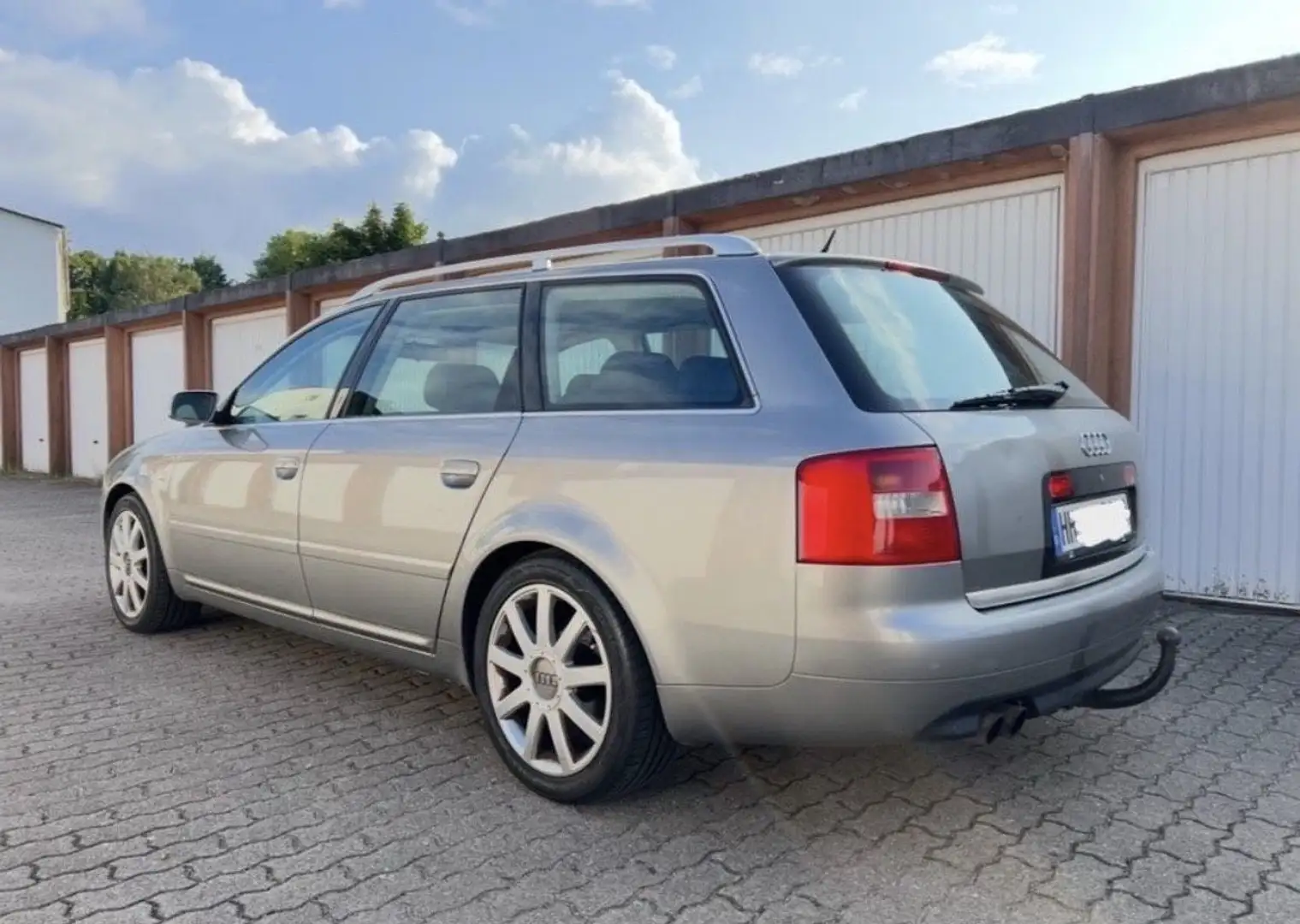 Audi A6 2.4 Avant S-Line Automatik AHK Benzin & LPG Grau - 2
