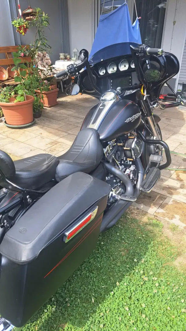 Harley-Davidson Street Glide FLHXS Černá - 2