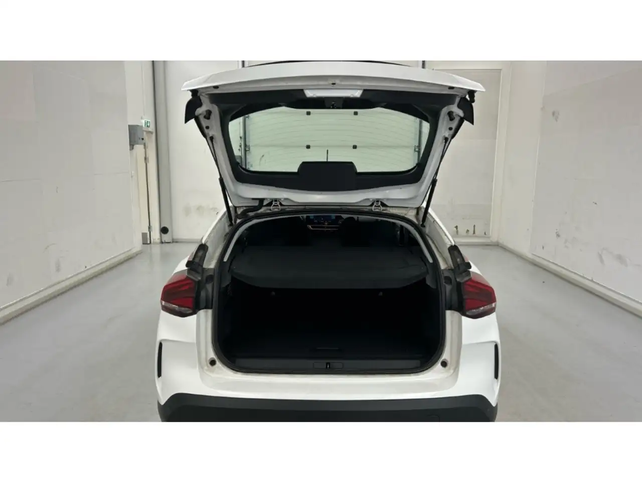 Citroen E-C4 Electric e-Feel 50 kWh Kamera Navi Batteriezertifikat 17