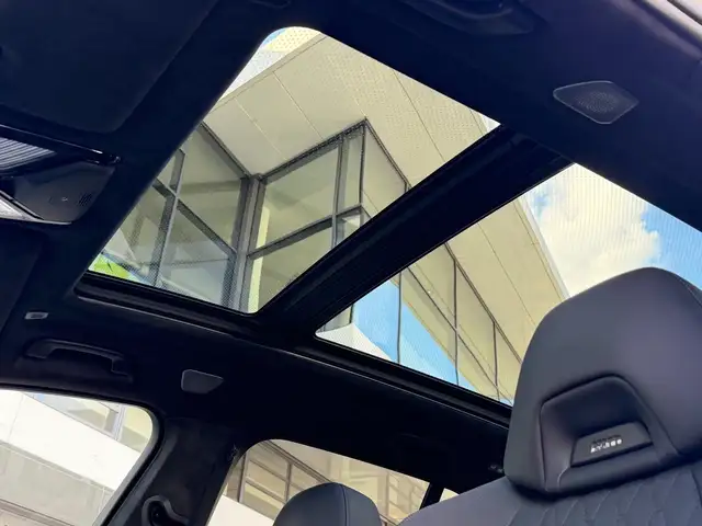 BMW X5 M view 9