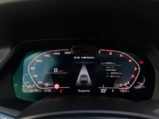 BMW X5 M view 16