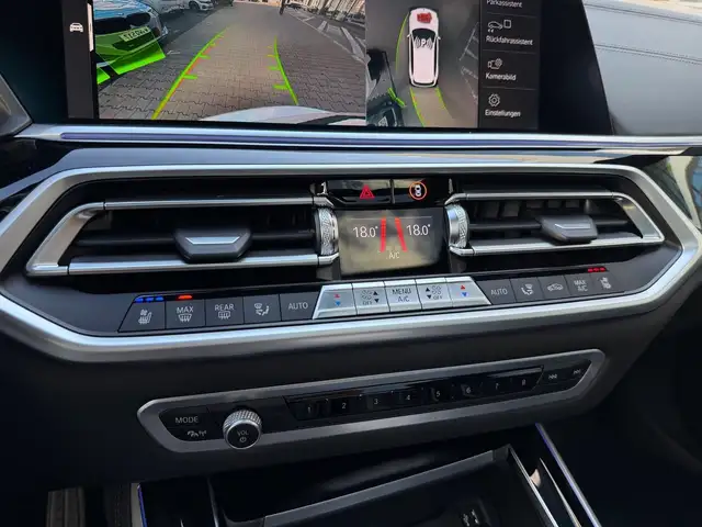 BMW X5 M view 12
