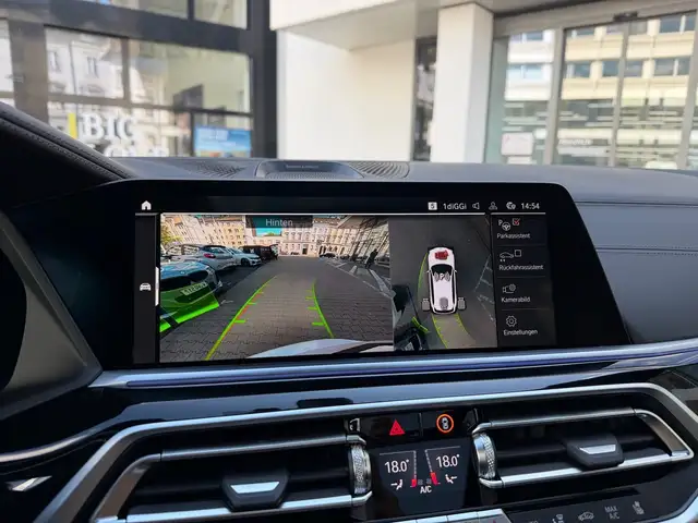 BMW X5 M view 11