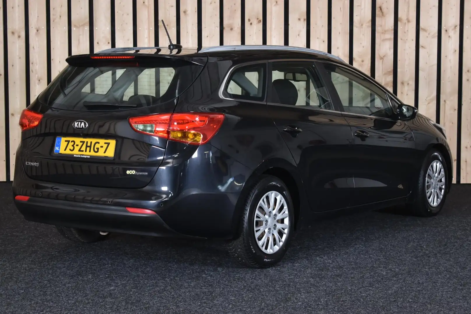 Kia Ceed SW / cee'd SW Sportswagon 1.6 GDI Plus Pack Navigatie Camera Cru Schwarz - 2