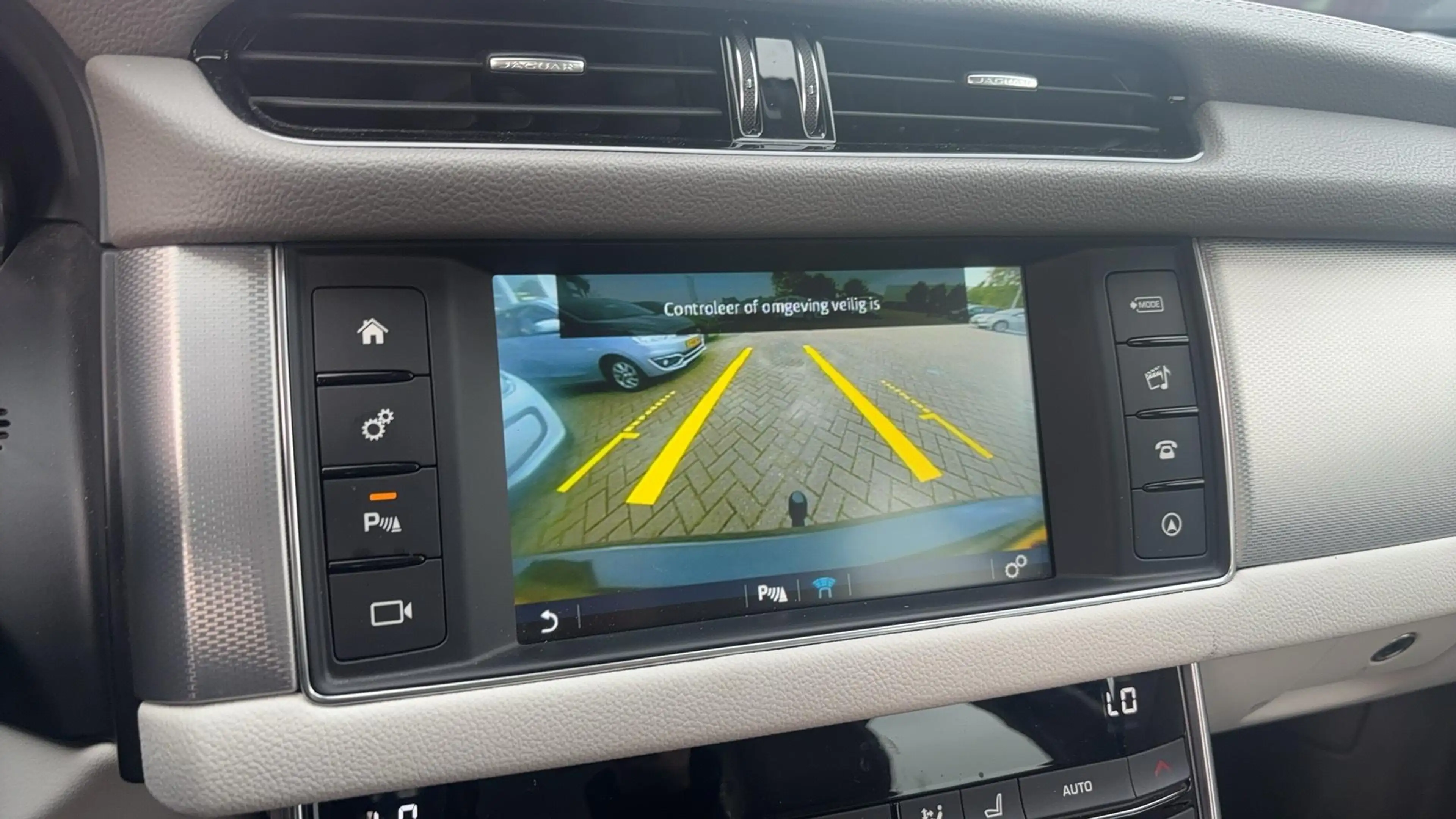 Jaguar XF 2.0d Portfolio DEALER OH / TREKHAAK / XENON / NAVI — photo 10