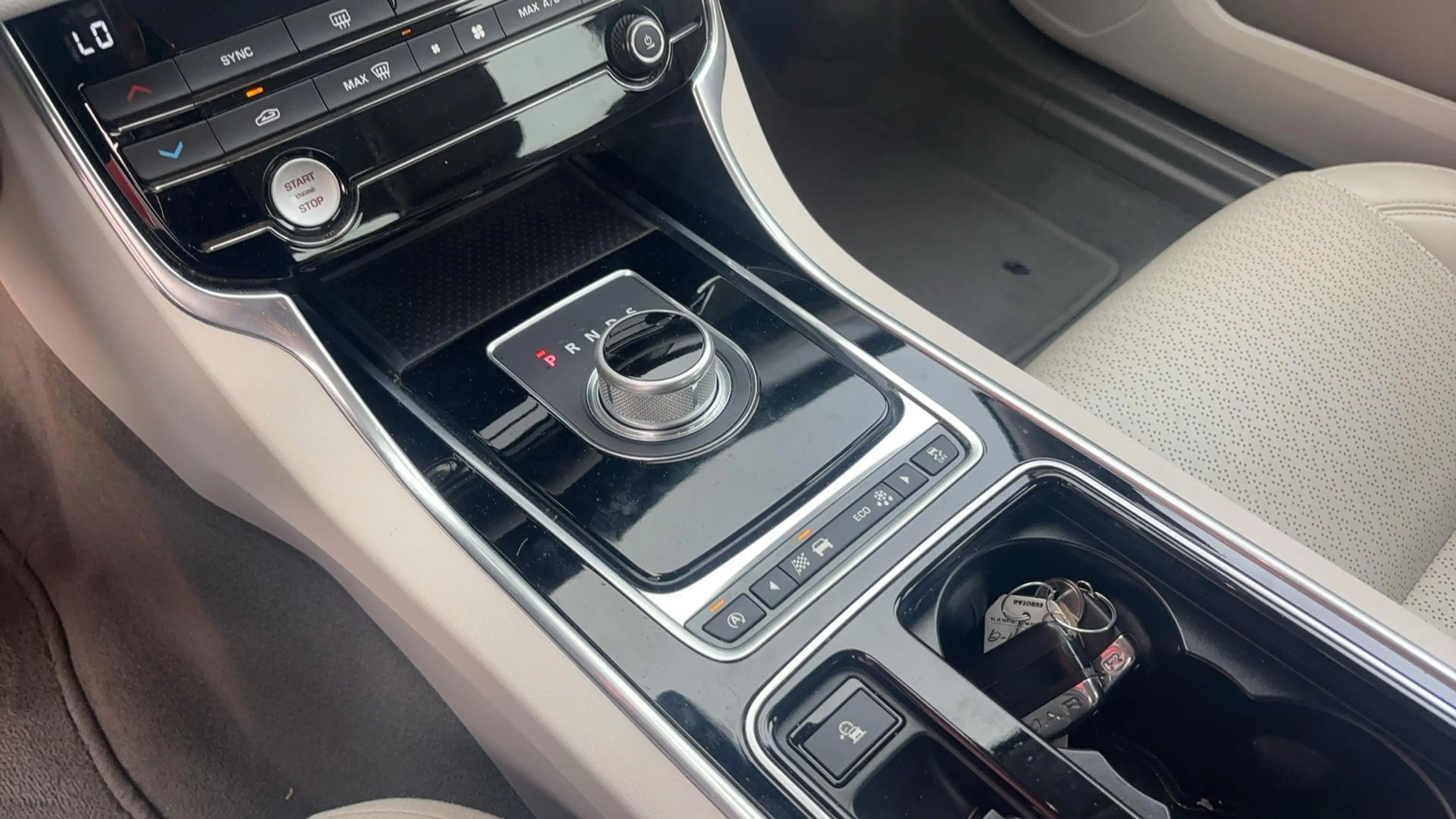 Jaguar XF 2.0d Portfolio DEALER OH / TREKHAAK / XENON / NAVI — photo 15