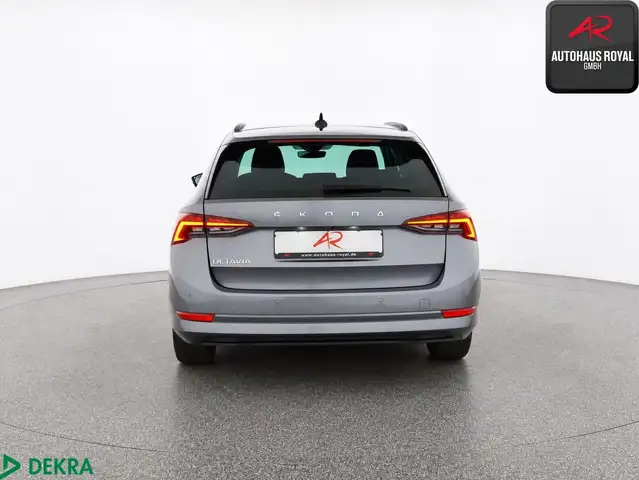 Skoda Octavia view 4