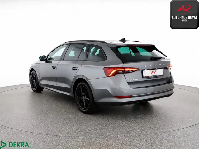 Skoda Octavia view 3