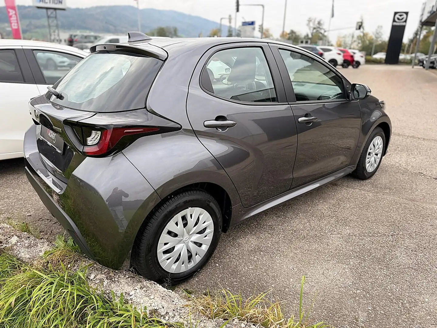 Mazda 2 Mazda2 Hybrid Prime Line Aut. Grau - 2