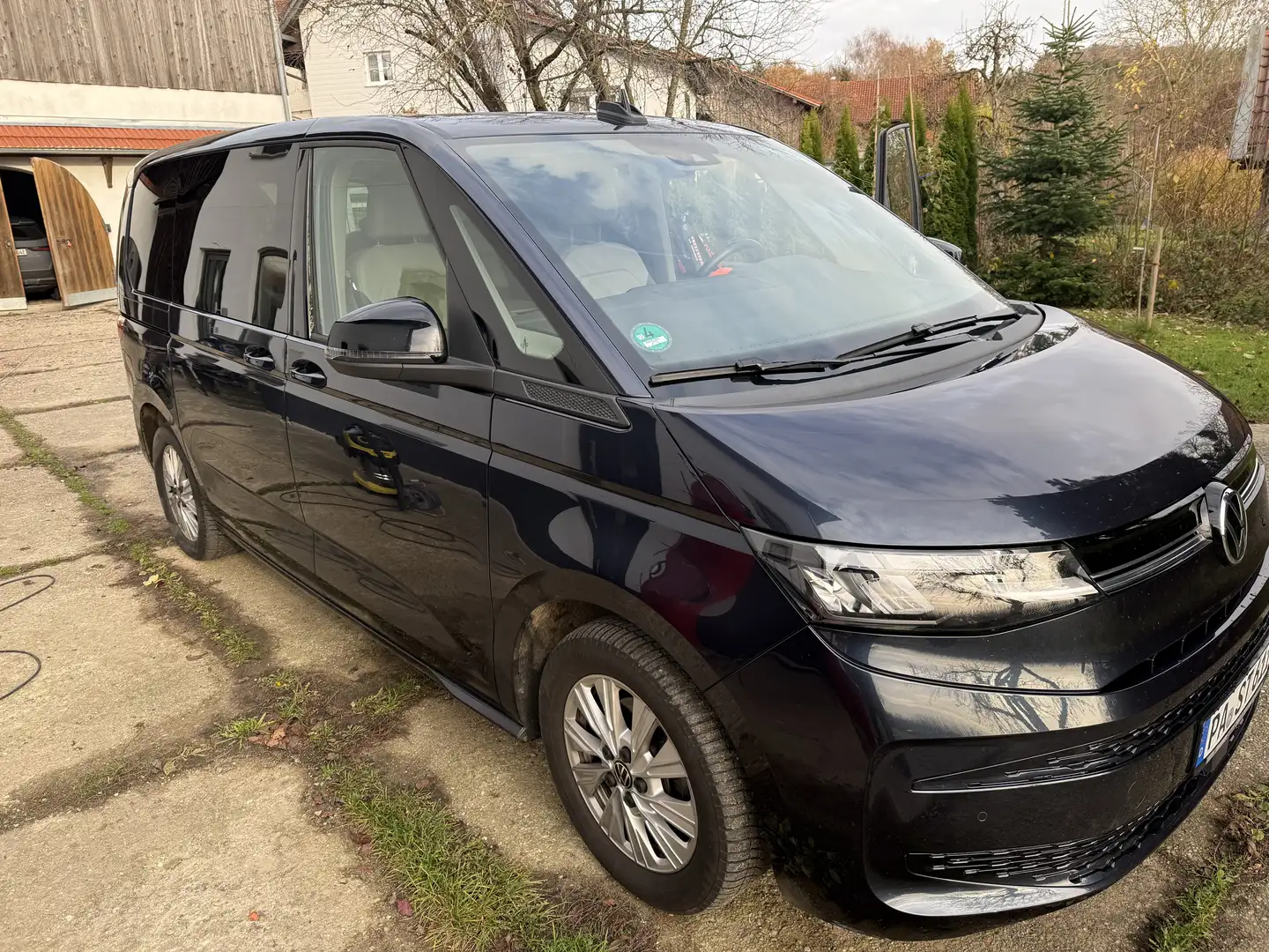 Volkswagen T7 Multivan Life Blau - 1