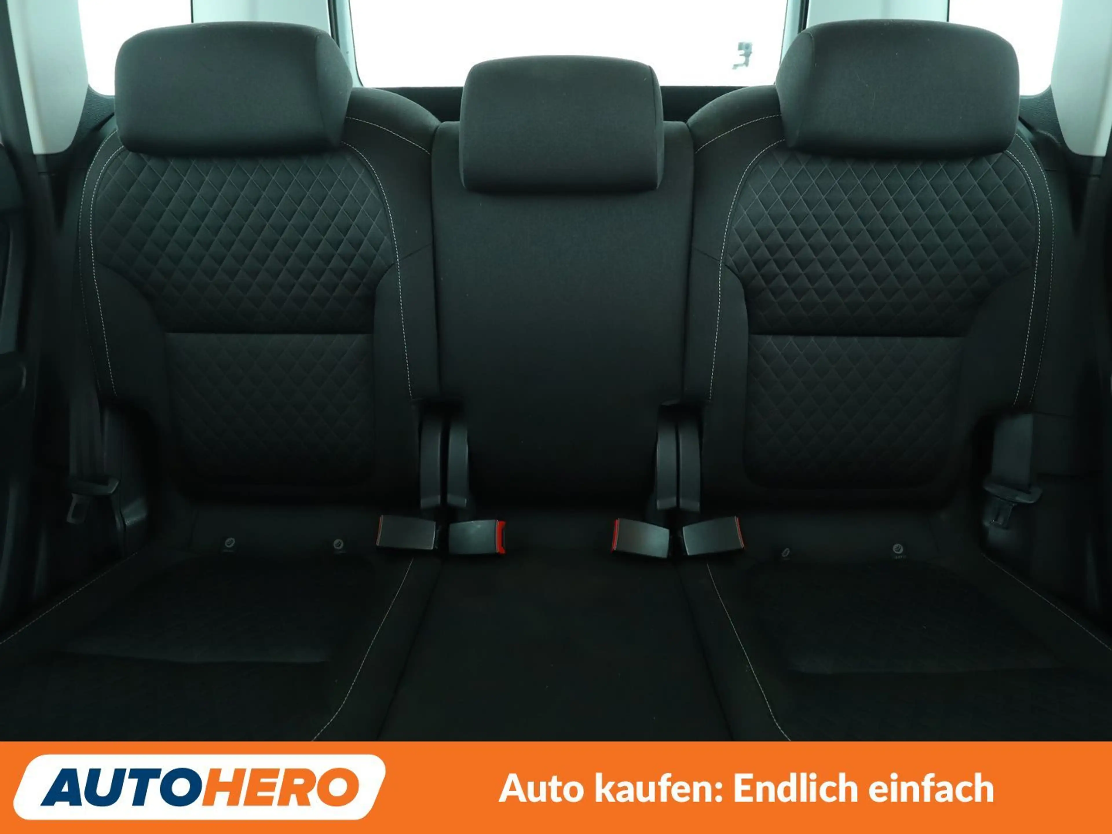 Skoda Yeti 1.2 TSI Drive*XENON*TEMPO*PDC*SHZ*BLUEOOTH* — photo 15