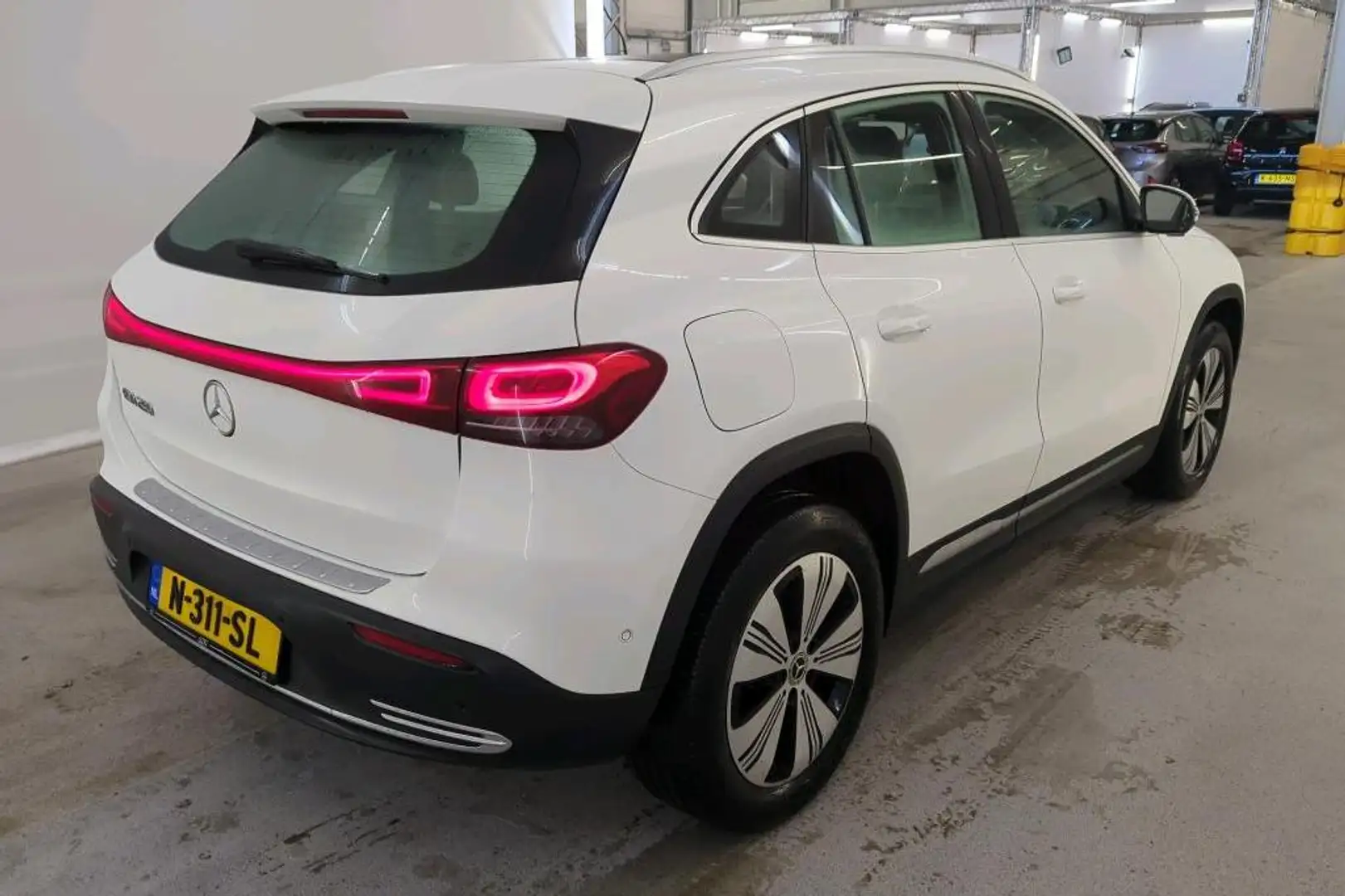 Mercedes-Benz EQA 250 EQA Business Solution Luxury | Advanced Pakket | P Blanc - 2