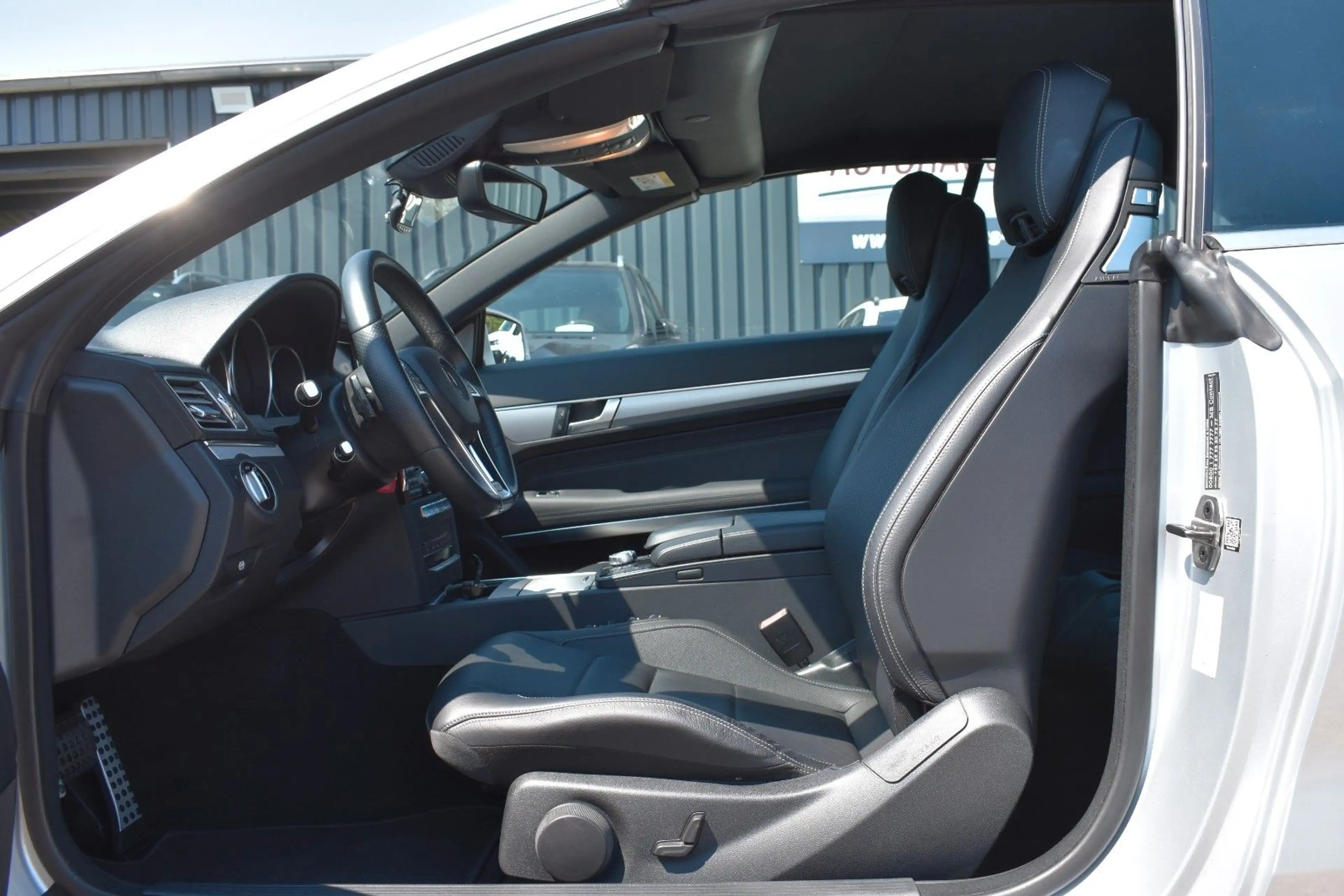 Mercedes-Benz E 350 Cabrio /AMG Line /Harman Kardon/LED/Kamera — photo 13