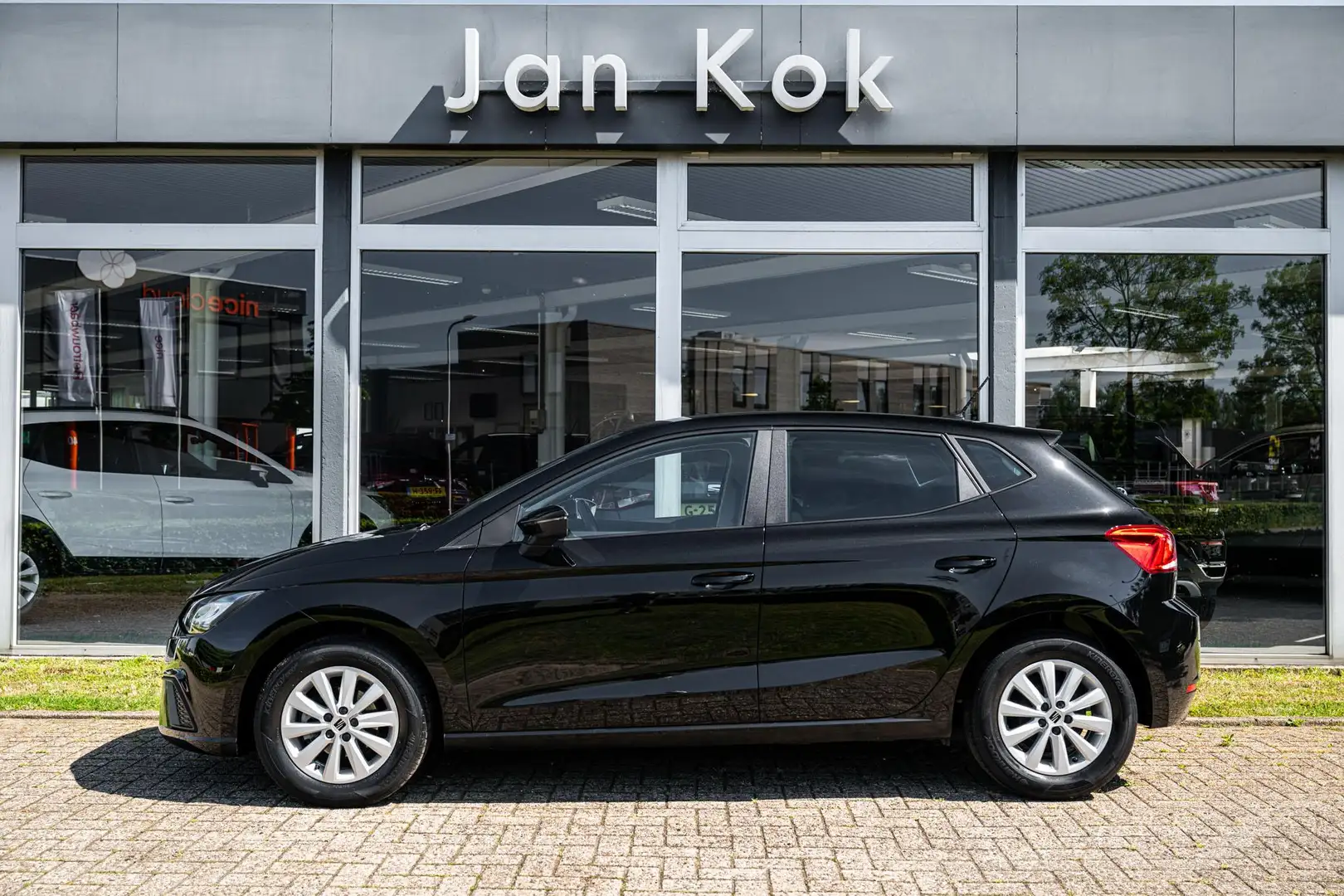 SEAT Ibiza 1.0 TSi 95 pk Style Business Intense | Facelift | Zwart - 2