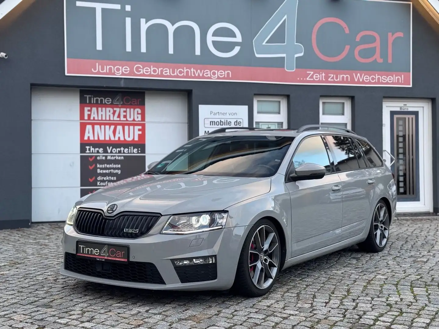 Skoda Octavia 2.0 TSI RS Pano DSG Navi Leder SHZ Grau - 1