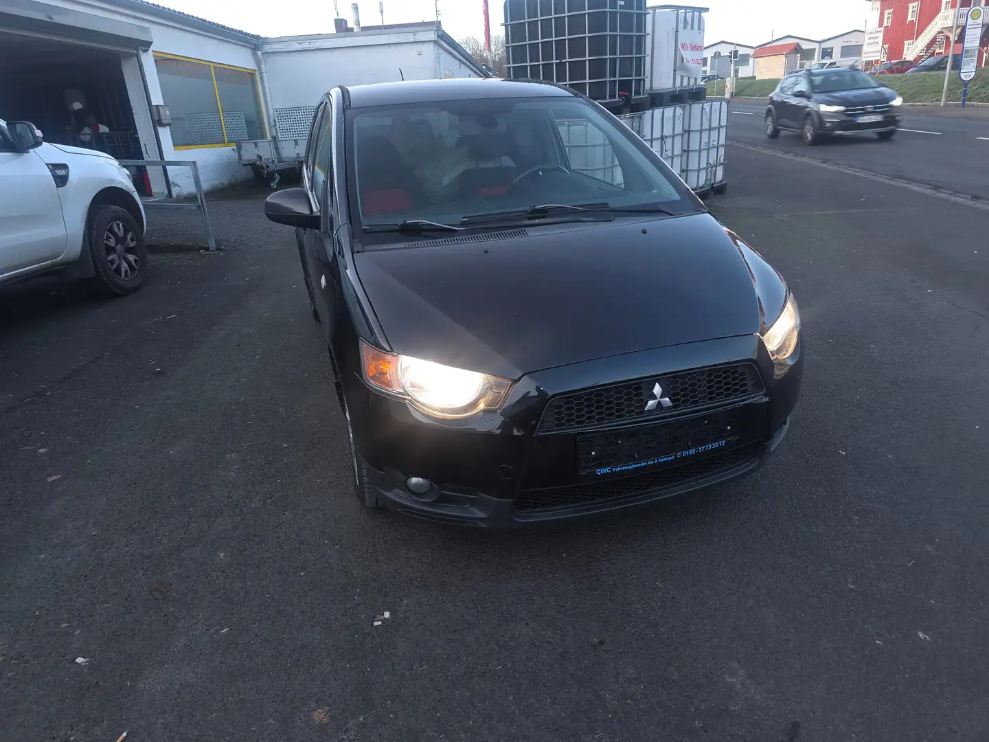 Mitsubishi Colt Colt 5-Türer 1.3 ClearTec Intense Schwarz - 1