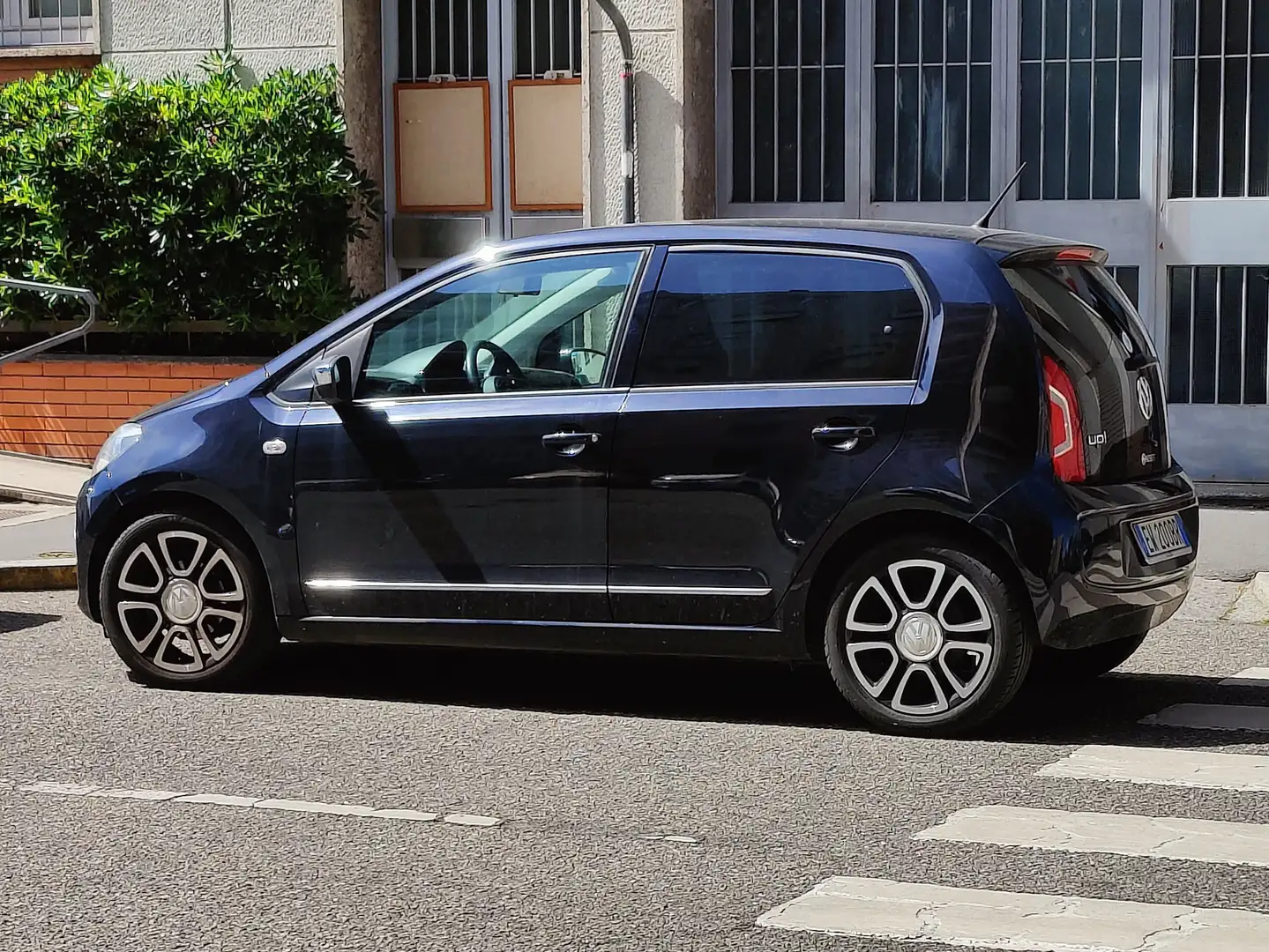 Volkswagen up! up! 5p 1.0 Move up! 75cv asg Nero - 1