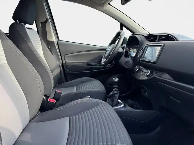 Toyota Yaris view 13