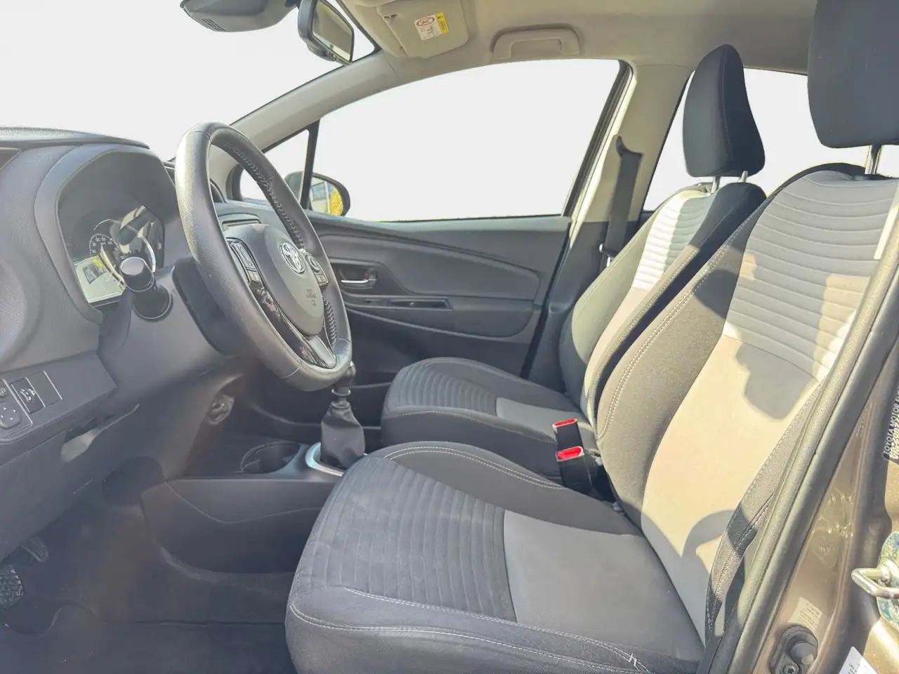 Toyota Yaris 1.5 Comfort AHK+Kamera+Navi+Facelift+SpurH, миниатюра 8