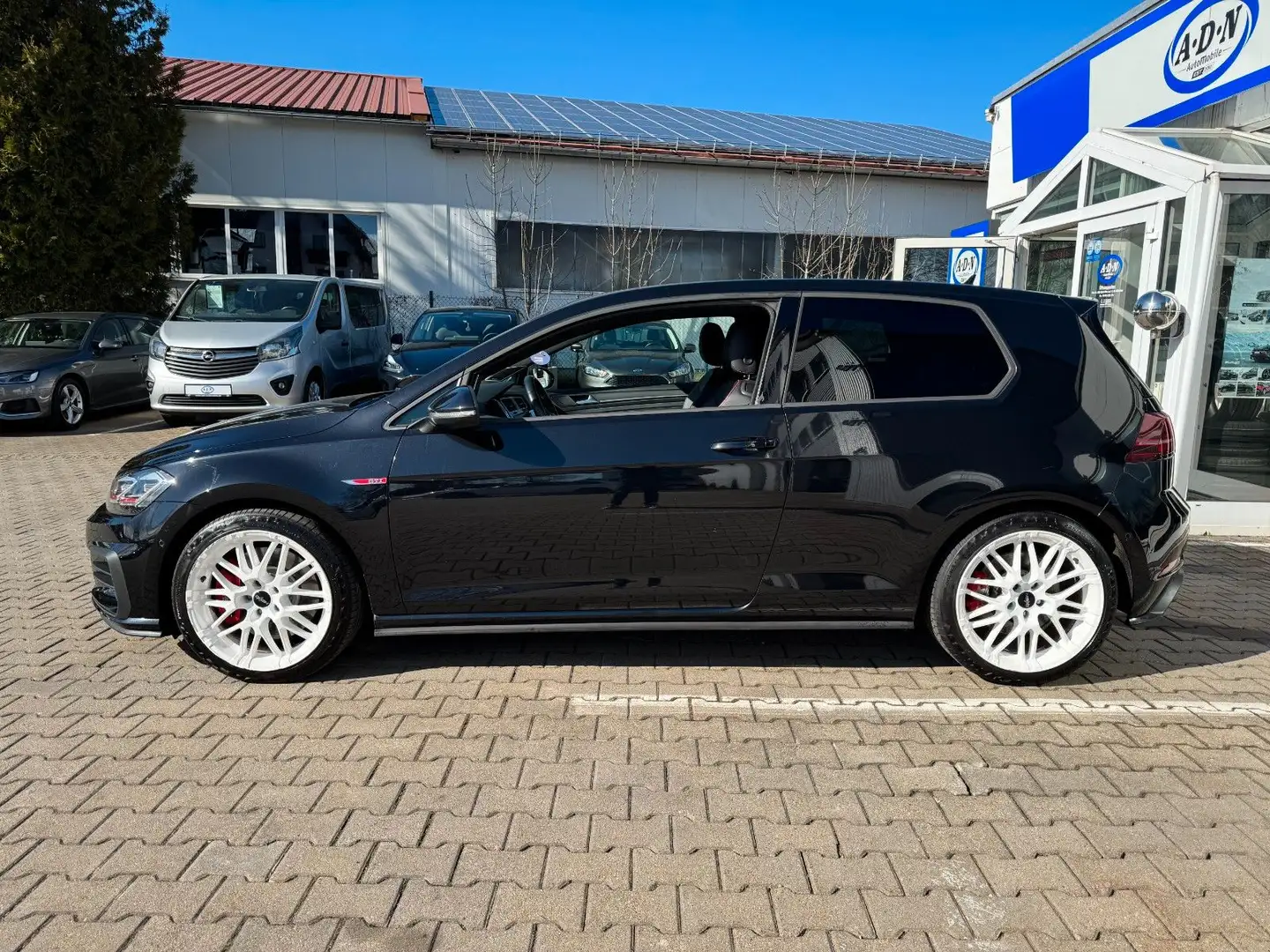 Volkswagen Golf VII Lim. GTI Performance DSG Virtaul*Leder Schwarz - 2